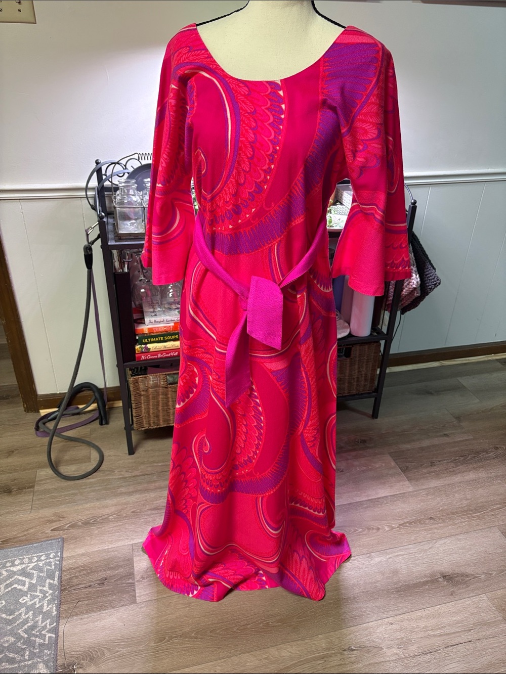 Women’s Fuchsia Pink Maxi Dress with Tie Waist. Vintage from the ‘60-‘70